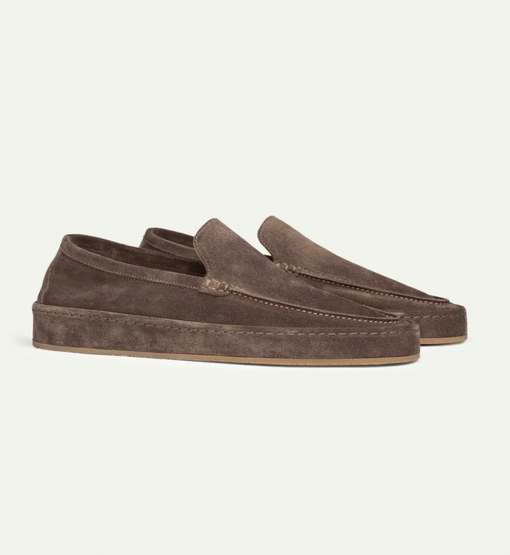 "Heren loafers, elegant en comfortabel, gestroomlijnd silhouet, kussentje voetbed, ideale keuze voor diverse outfits."