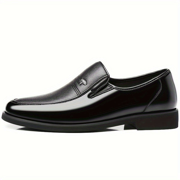"Heren loafers van hoogwaardig leer, ademend en lichtgewicht, met slip-on ontwerp en stijlvolle, luxe uitstraling."