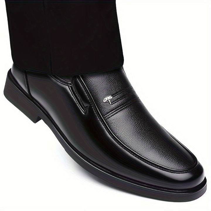 "Heren loafers van hoogwaardig leer, ademend en lichtgewicht, met slip-on ontwerp en stijlvolle, luxe uitstraling."
