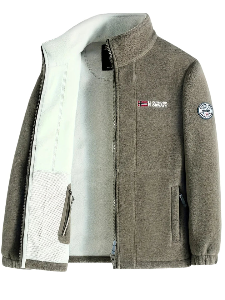 "Heren outdoor fleecejack, warm en winddicht, met hoge kraag. Perfect voor herfst en winteractiviteiten."