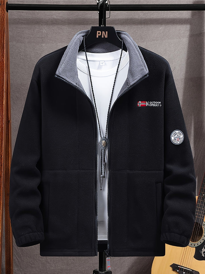 "Heren outdoor fleecejack, warm en winddicht, met hoge kraag. Perfect voor herfst en winteractiviteiten."