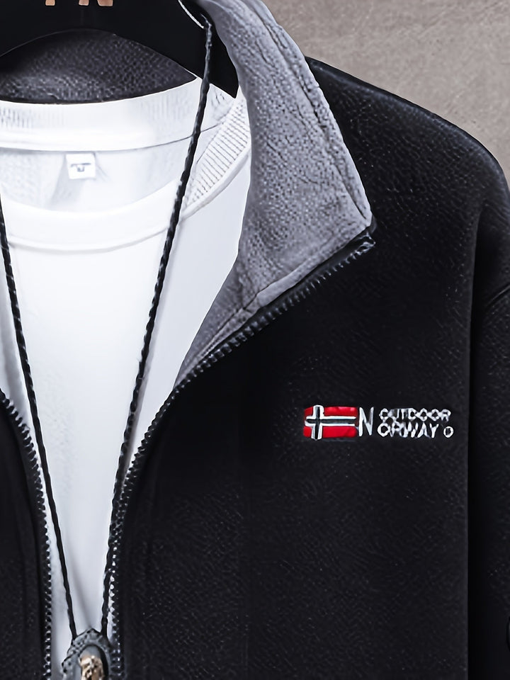 "Heren outdoor fleecejack, warm en winddicht, met hoge kraag. Perfect voor herfst en winteractiviteiten."