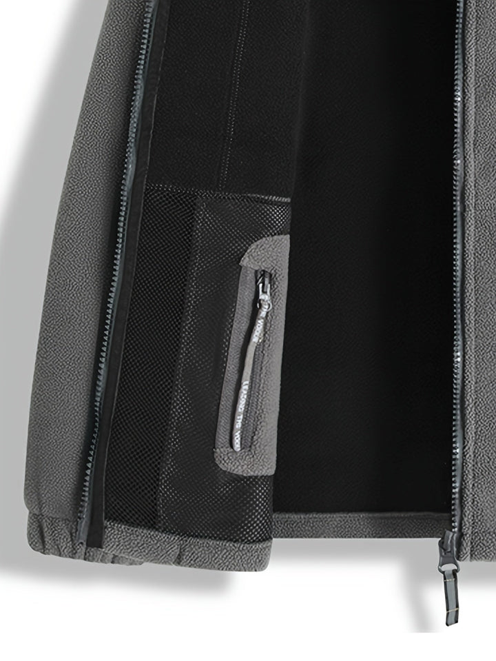"Heren outdoor fleecejack, warm en winddicht, met hoge kraag. Perfect voor herfst en winteractiviteiten."
