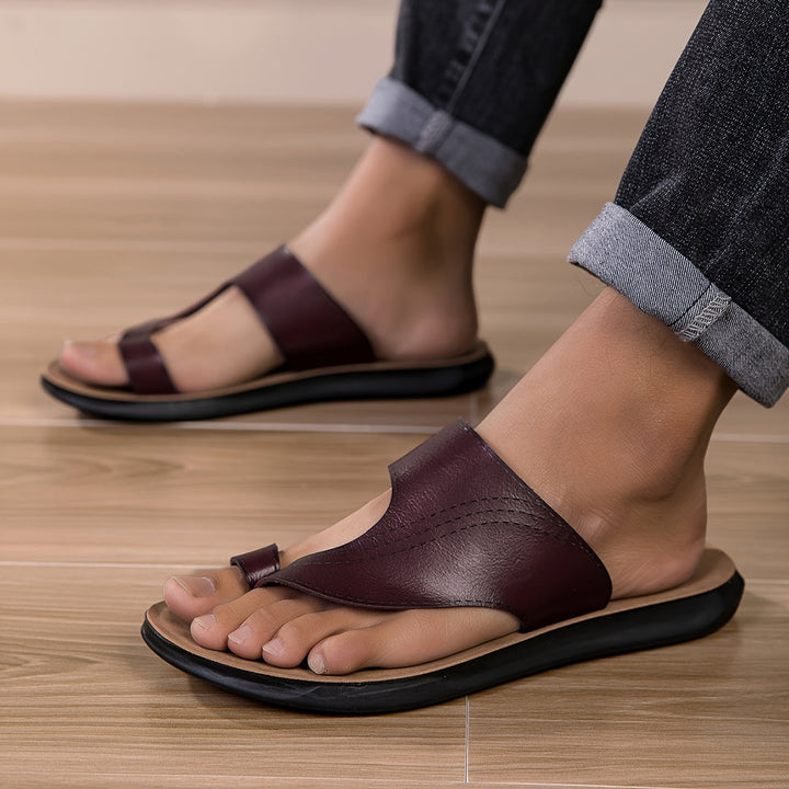 "Heren slippers met antislipzool, lichtgewicht en comfortabele dikke zool, ideaal voor dagelijks comfort en stijl."
