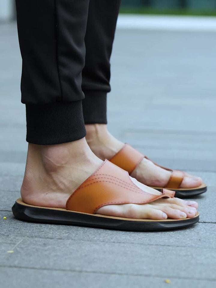 "Heren slippers met antislipzool, lichtgewicht en comfortabele dikke zool, ideaal voor dagelijks comfort en stijl."