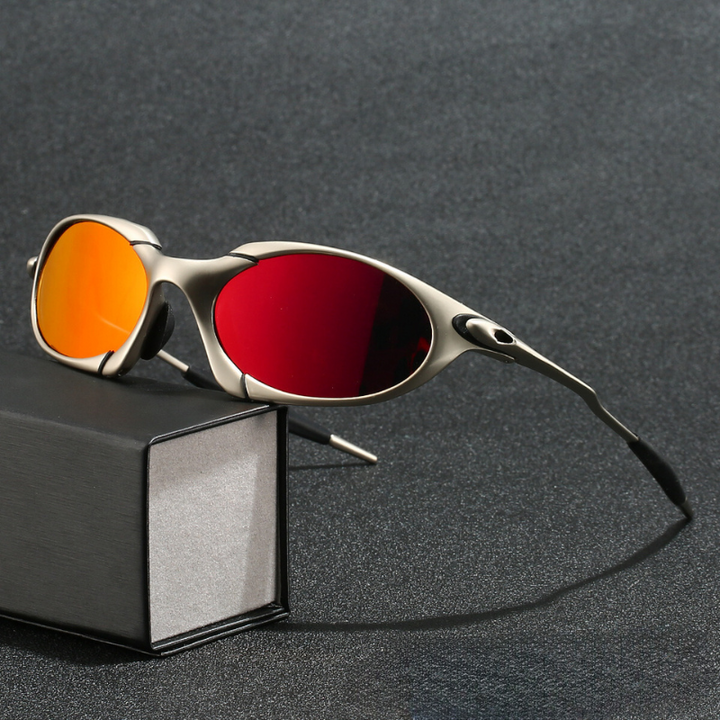 "Herenzonnebril met sportief design, gepolariseerde lenzen en metaal frame, biedt 100% UV bescherming."