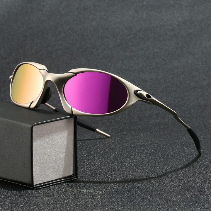 "Herenzonnebril met sportief design, gepolariseerde lenzen en metaal frame, biedt 100% UV bescherming."