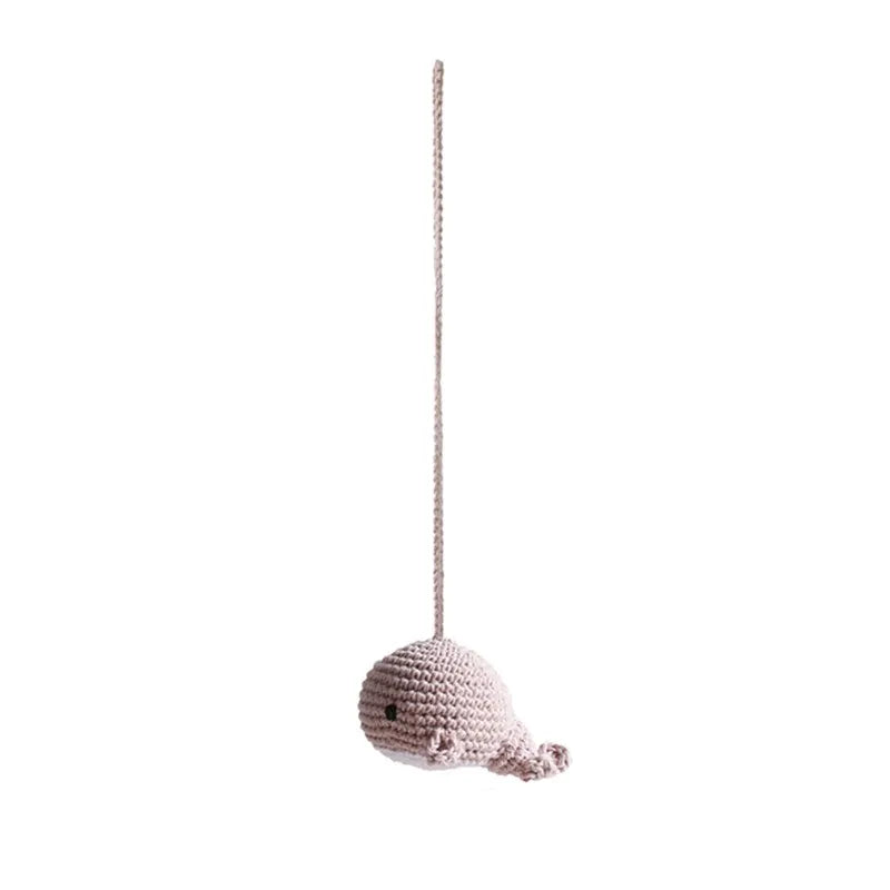 "Houten speelgym voor baby's, educatief en milieuvriendelijk, met kleurrijke dierenhangers en stevige houten constructie."