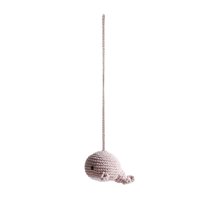 "Houten speelgym voor baby's, educatief en milieuvriendelijk, met kleurrijke dierenhangers en stevige houten constructie."