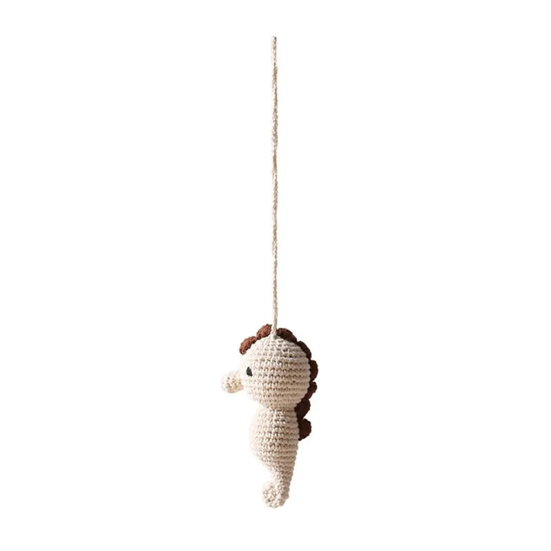 "Houten speelgym voor baby's, educatief en milieuvriendelijk, met kleurrijke dierenhangers en stevige houten constructie."