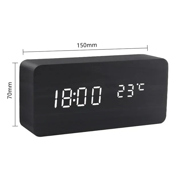 Houten wekker met LED-display, spraakbesturing en temperatuurweergave; elegant design voor elke moderne slaapkamer.