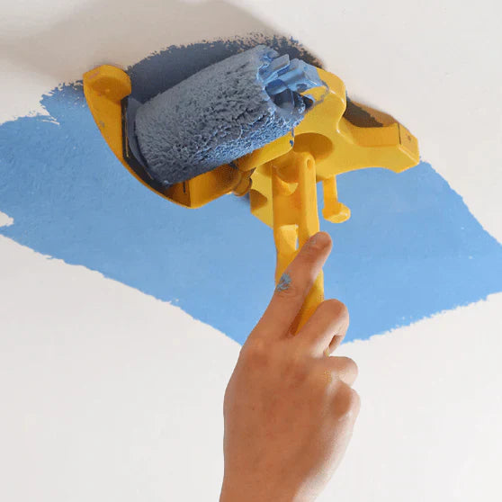 "Innovatieve verfroller met zijgeleider voor strakke randen, ergonomisch handvat, ideaal voor precisie schilderwerk."