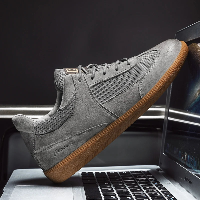 "Italiaanse leren sneakers, luxe en comfortabel, tijdloos design, dames schoenen, hoogwaardige kwaliteit en elegantie"