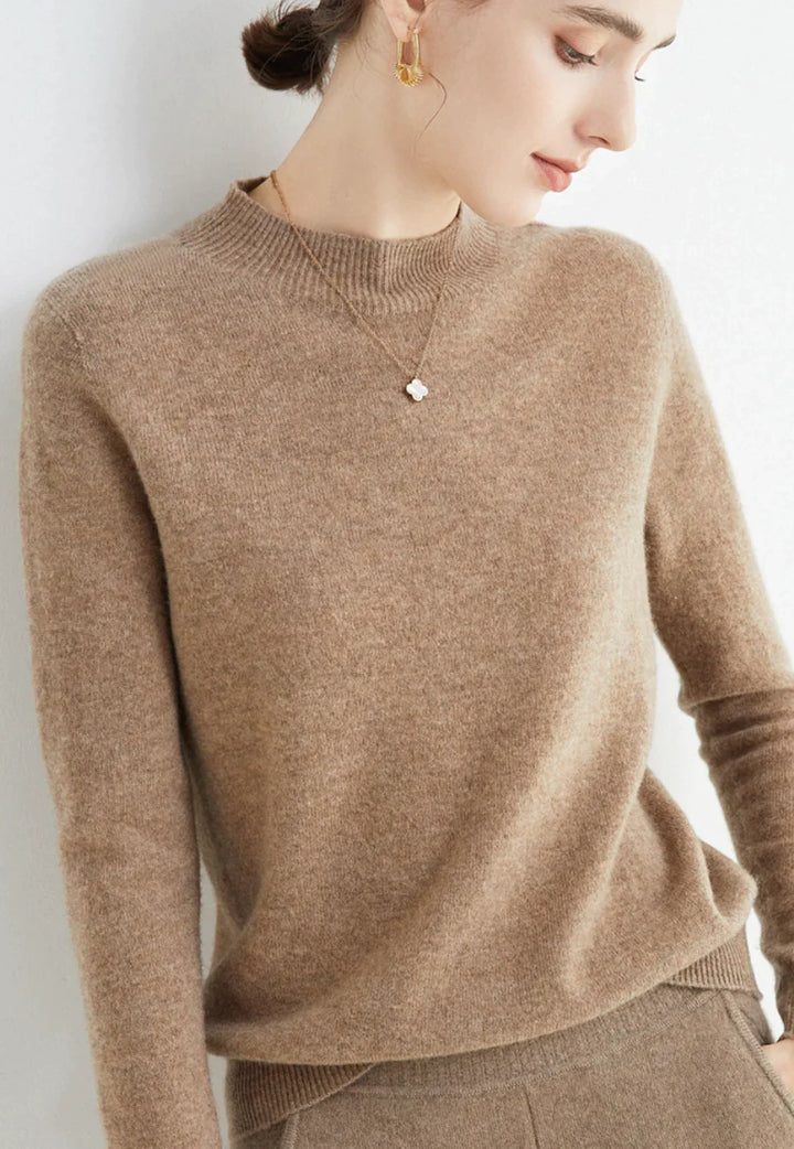 "Kasjmier trui Cindie, warmte en elegantie, zachte stof, diverse kleuren, klassieke damesstijl, ideaal voor elk seizoen."