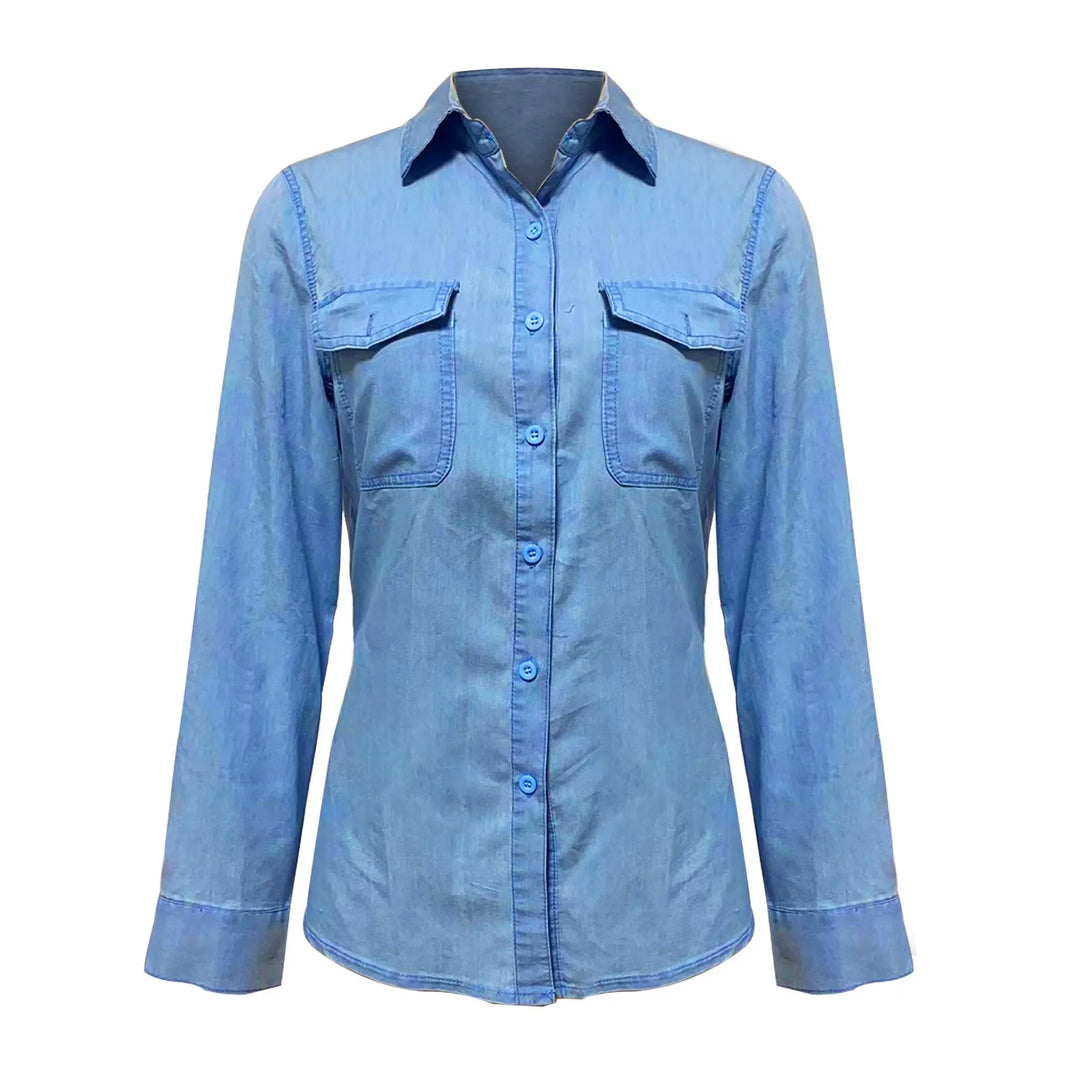 "Klassiek dames jeanshemd in denim, tijdloos design, medium blauwe kleur, stevige katoen, veelzijdig en stijlvol."