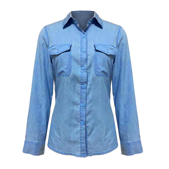 "Klassiek dames jeanshemd in denim, tijdloos design, medium blauwe kleur, stevige katoen, veelzijdig en stijlvol."
