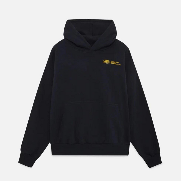"Klassieke hoodie met royale capuchon en kangoeroezak in tijdloos design, voorzijde met subtiel logo, comfortabel en stijlvol