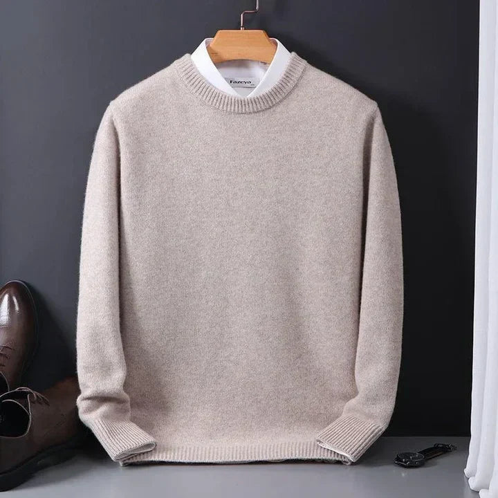 "Klassieke kasjmier heren trui, grijs, met elastische boorden. Luxe en comfortabele sweater voor heren, tijdloos design."