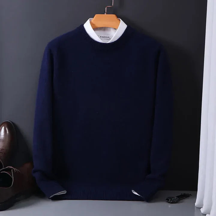 "Klassieke kasjmier heren trui, grijs, met elastische boorden. Luxe en comfortabele sweater voor heren, tijdloos design."
