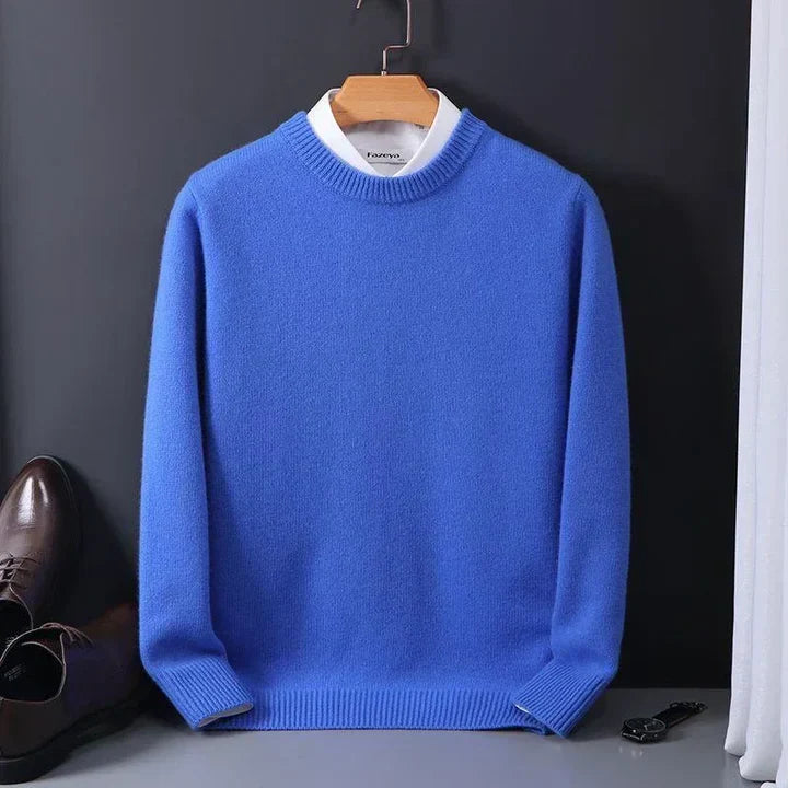 "Klassieke kasjmier heren trui, grijs, met elastische boorden. Luxe en comfortabele sweater voor heren, tijdloos design."