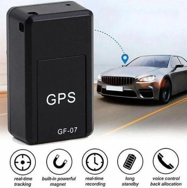 Kleine zwarte magnetische GPS-tracker, eenvoudig te monteren, biedt wereldwijd bereik zonder abonnement, ideaal voor voertuig
