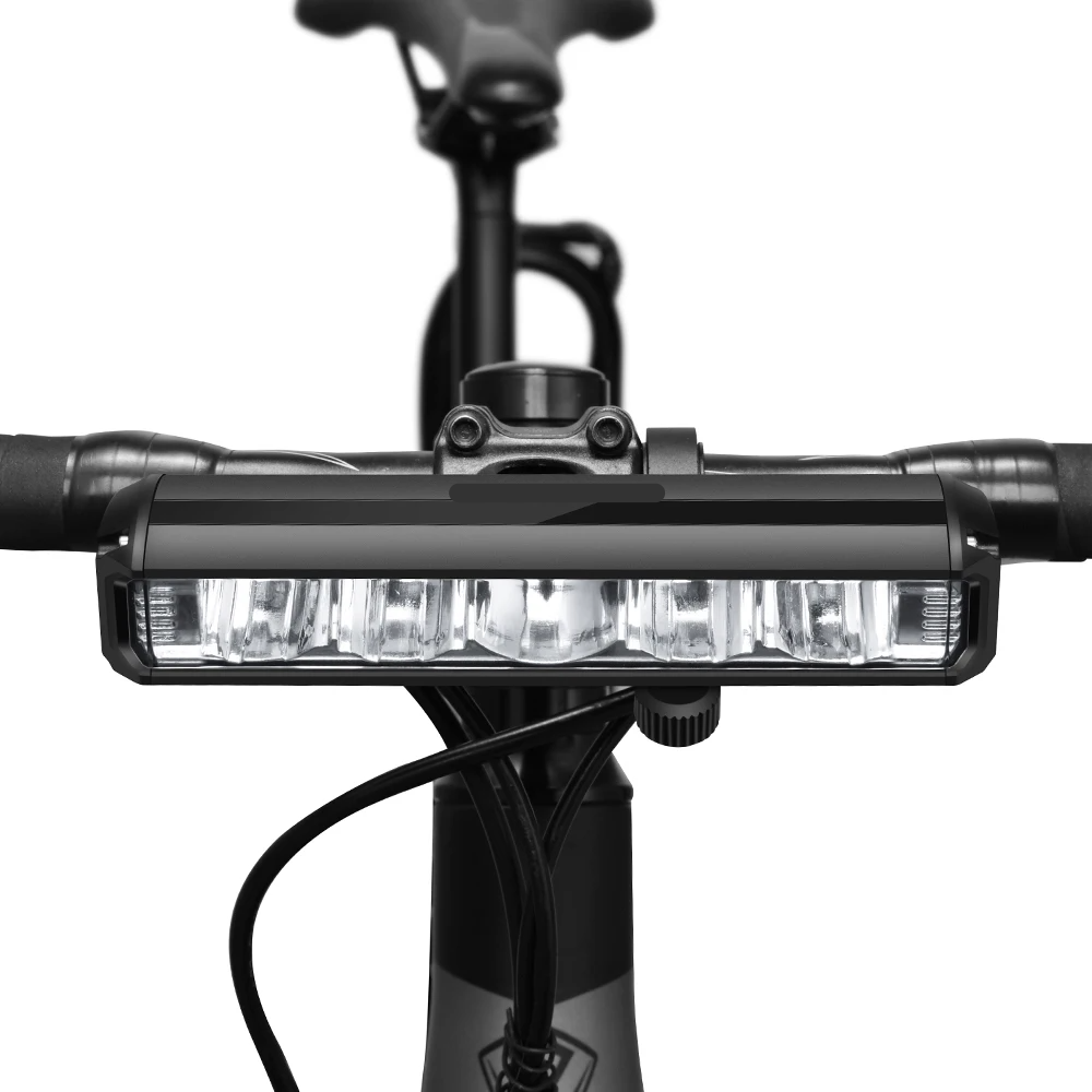 "Krachtige 1400 lumen fietslamp, zwarte behuizing, oplaadbaar, weerbestendig ontwerp voor optimale zichtbaarheid"