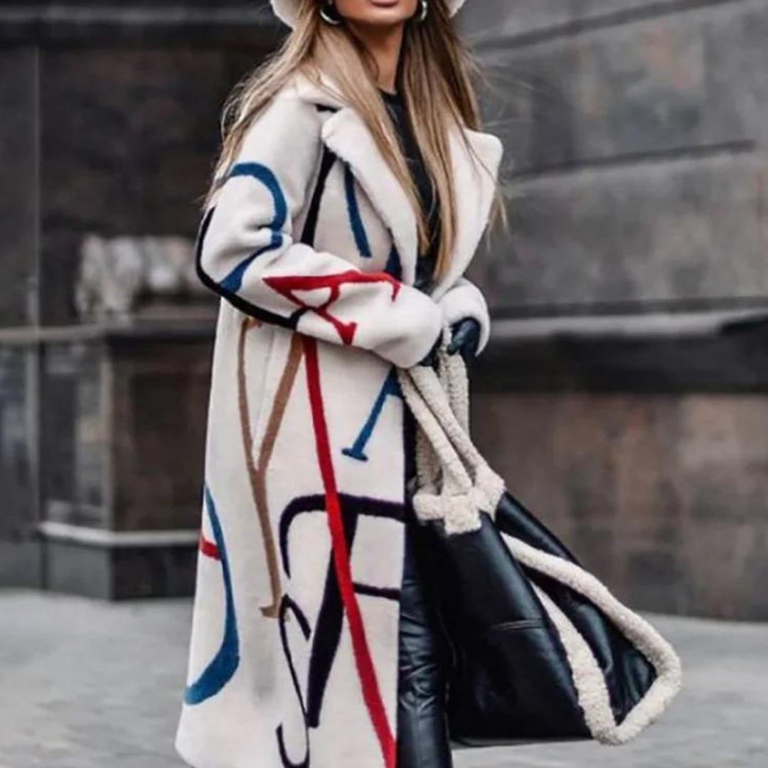 "Lange elegante winterjas voor dames, winddicht en warm, in wit. Ideaal voor koude dagen, luxueuze afwerking."
