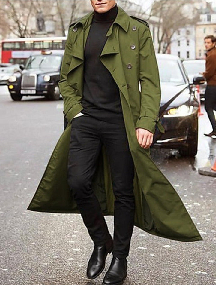 "Lange heren trenchcoat, klassiek en elegant design, dubbele knopenrij, hoogwaardige stof, tijdloze uitstraling."