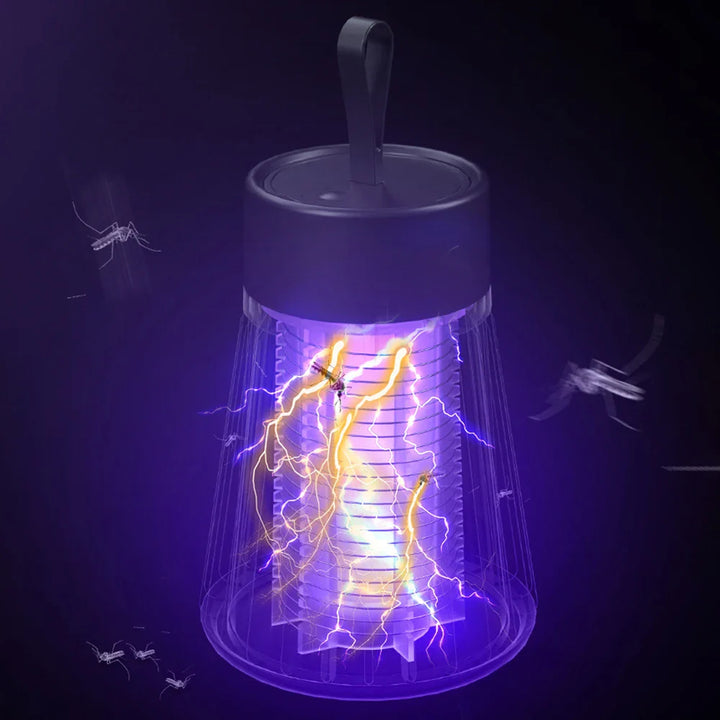 LED muggenlamp met UV-straling, kunststof behuizing en metalen gaas. Geschikt voor binnen en buiten. USB oplaadbaar.