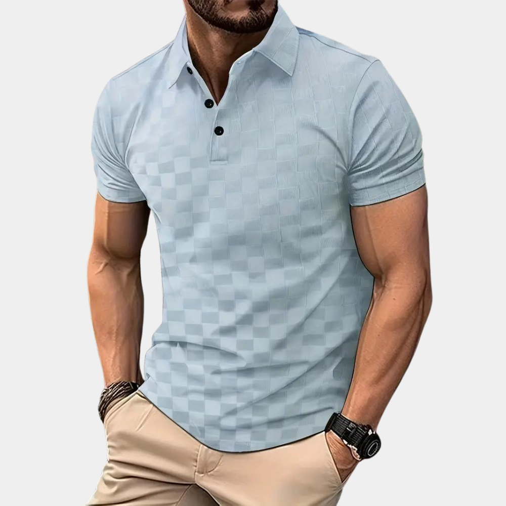 Lichtblauwe polo voor heren met korte mouwen en ademende stof, ideaal voor casual en formele gelegenheden.