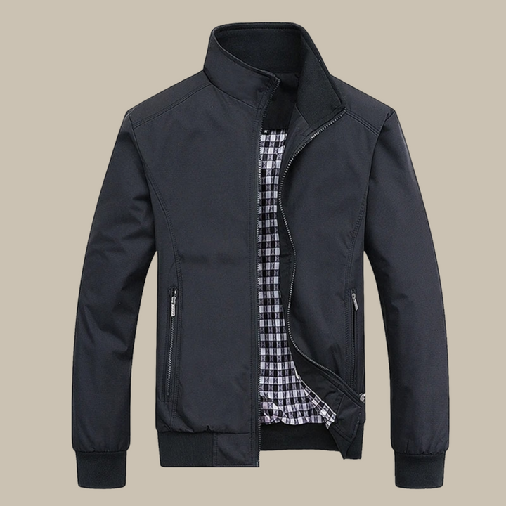 "Lichte heren zomerjas met strak design, winddicht en stijlvol voor warm weer, ideaal voor casual en zakelijke outfits."