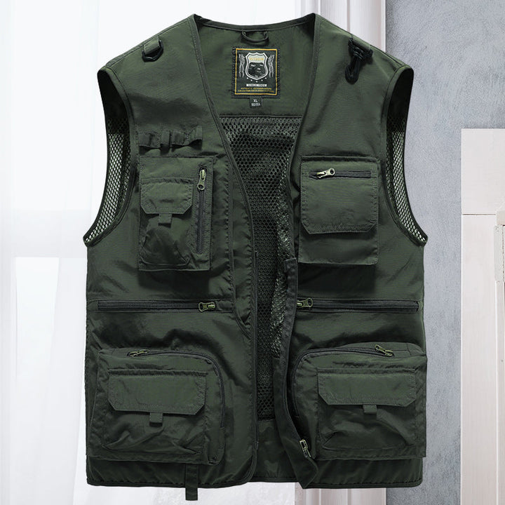 "Lichtgewicht ademend outdoorvest met meerdere zakken, ideaal voor wandelen en kamperen. Stijlvol en functioneel ontwerp."