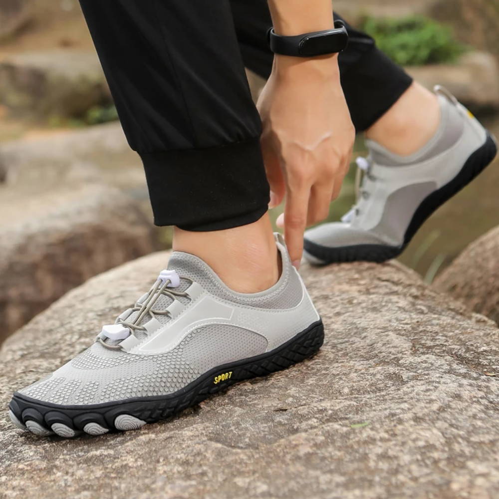 "Lichtgewicht, ademende AquaFlex waterschoenen met sneldrogend stretchmateriaal en antislip zool voor heren en dames"