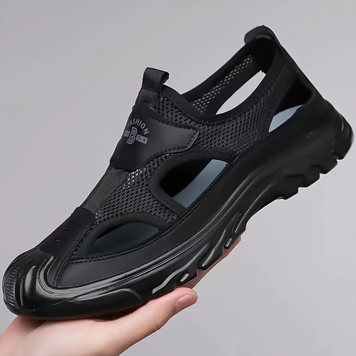 "Lichtgewicht ademende heren sportsandalen met antislip zool, ideaal voor het buitenavontuur, in grijze tint."