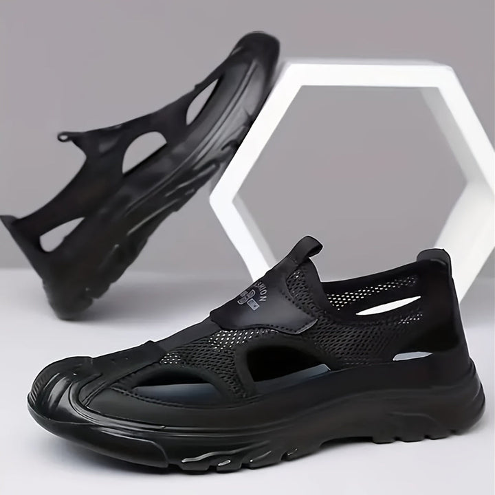 "Lichtgewicht ademende heren sportsandalen met antislip zool, ideaal voor het buitenavontuur, in grijze tint."