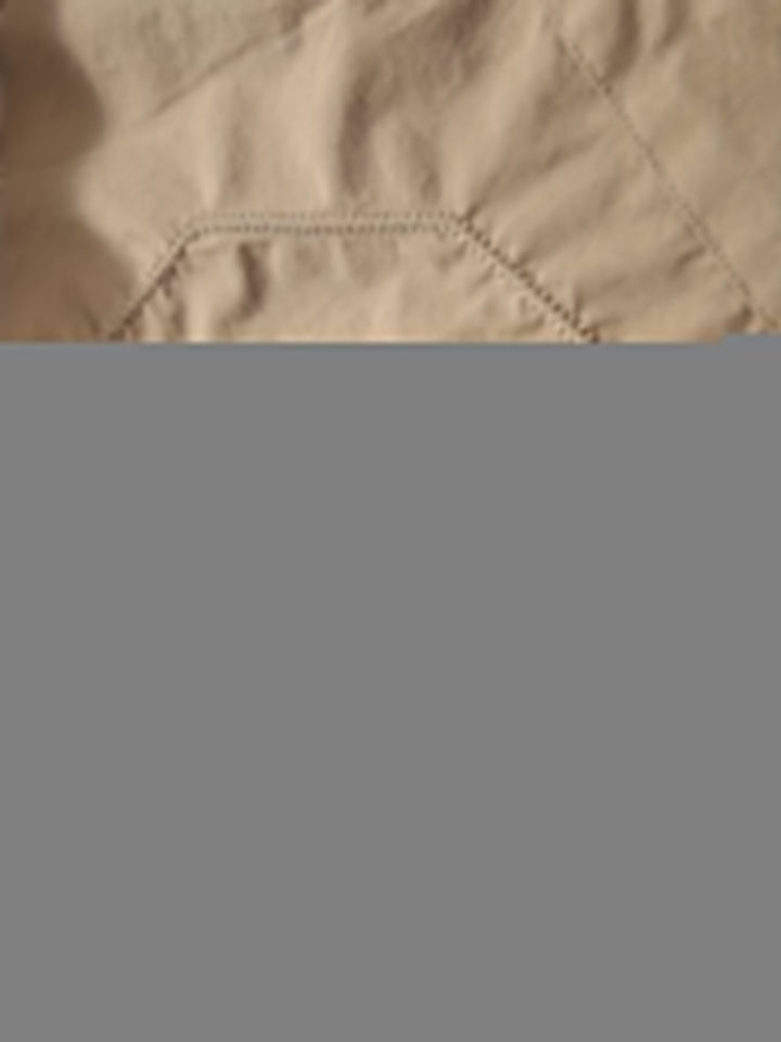 "Lichtgewicht casual herenjack, praktisch ontwerp met ritsvakken, waterafstotend en windwerend, stijlvol grijs."