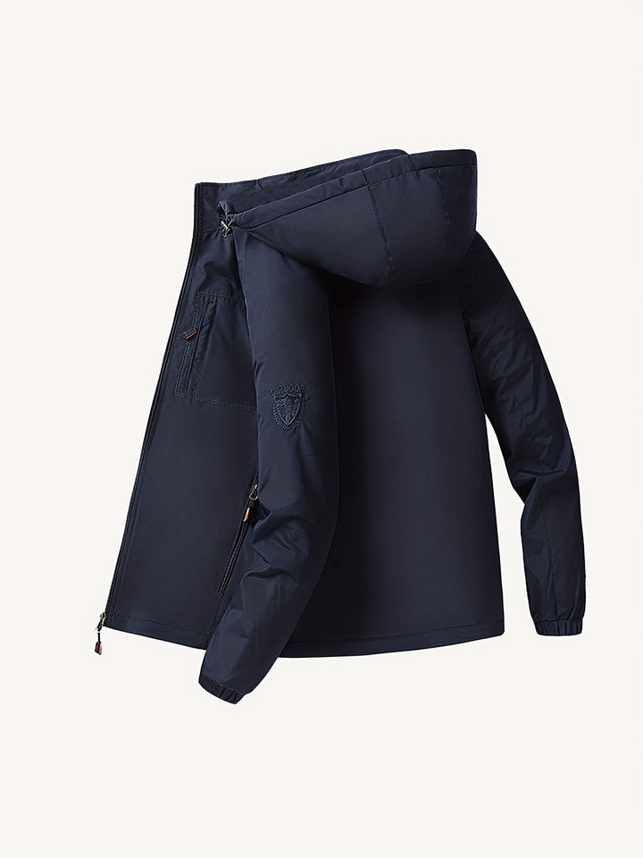 "Lichtgewicht casual herenjack, praktisch ontwerp met ritsvakken, waterafstotend en windwerend, stijlvol grijs."