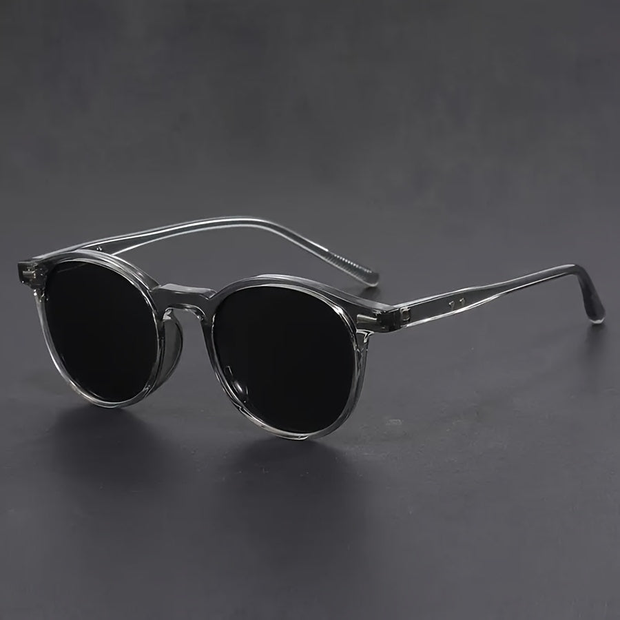 "Lichtgewicht heren zonnebril met retro ronde tortoiseshell frame, perfect voor stijlvol dagelijks gebruik en formele gelegen