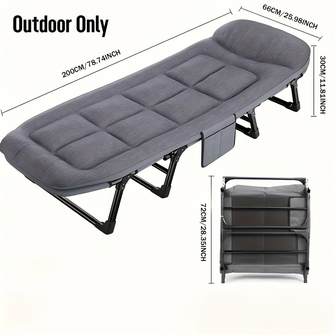 "Lichtgewicht opvouwbaar campingbed van aluminium en RVS in de natuur, ideaal voor kamperen en hiking avonturen."