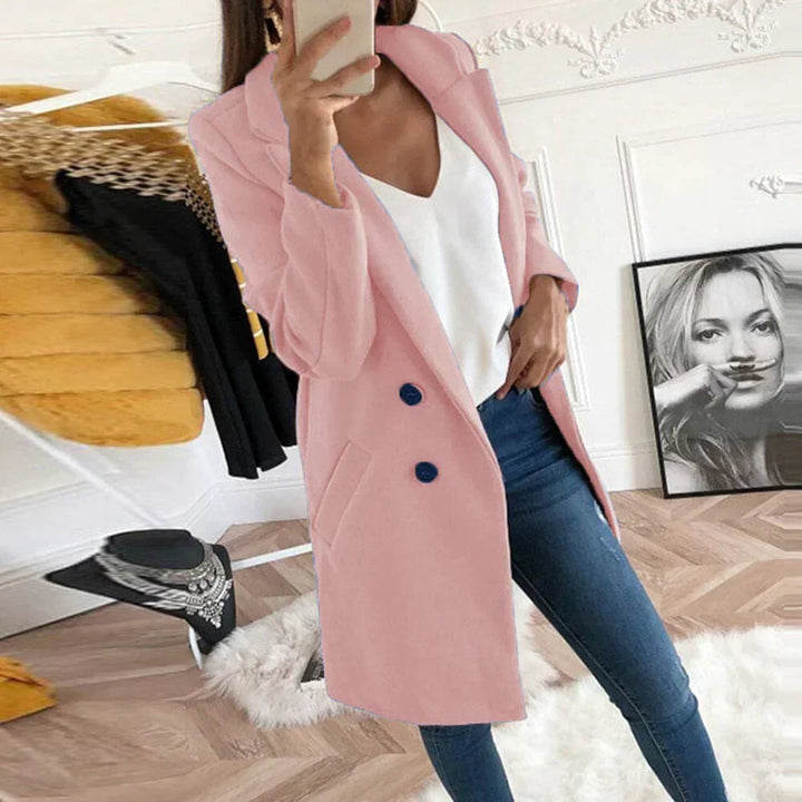 "Louise - Klassieke damesjas, oversized silhouet, dubbele knoopsluiting, elegante look, zacht en luxueus voor comfort."