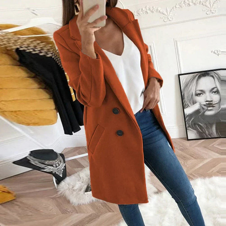 "Louise - Klassieke damesjas, oversized silhouet, dubbele knoopsluiting, elegante look, zacht en luxueus voor comfort."