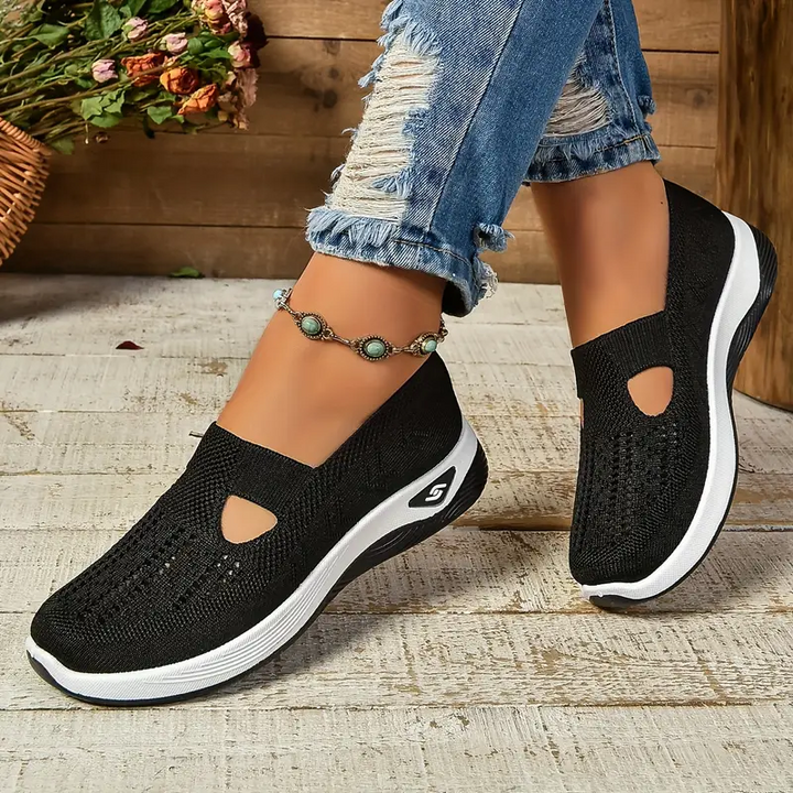 Luchtige dames instappers met ademend materiaal, licht en flexibel, zonder veters, perfect voor dagelijks comfort en stijl.