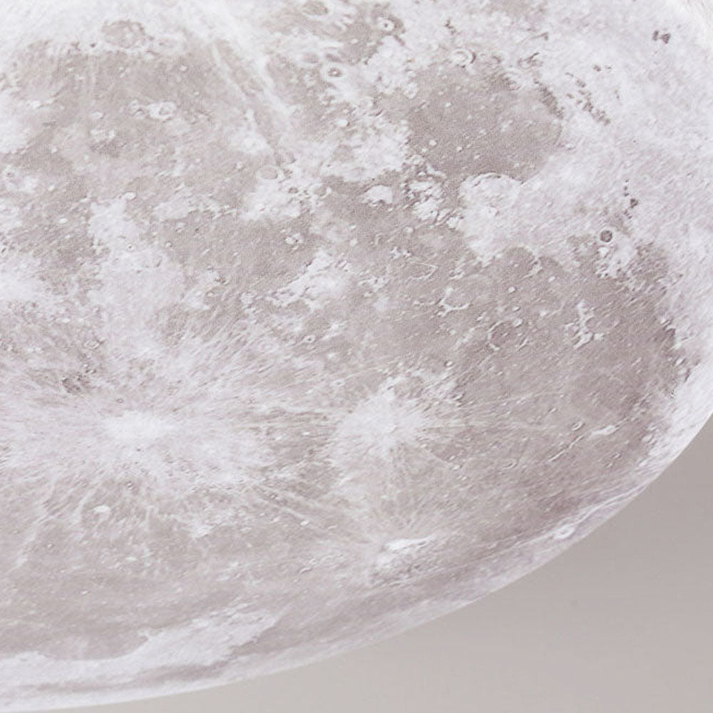 "LunaGlow plafondlamp met realistisch 3D-maanontwerp, zachte LED-verlichting, ideaal voor stijlvolle sfeerverlichting."