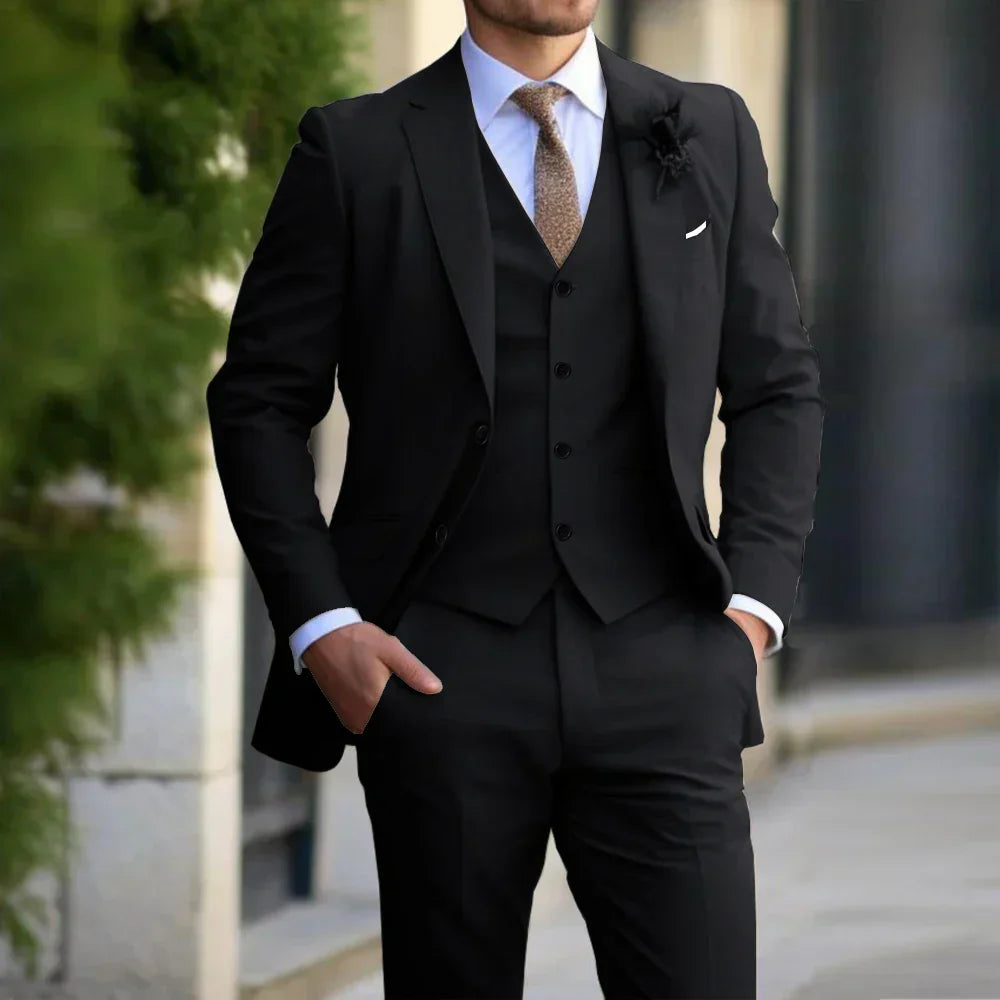 "Luxe 3-delig slim fit pak voor heren, elegant colbert, chique gilet en slanke broek, ideale pasvorm voor formaliteiten."