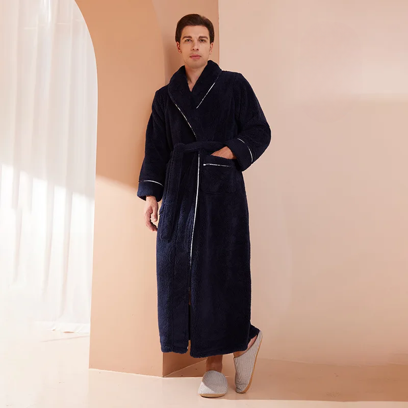 "Luxe badjas met ceintuur, comfortabele pasvorm, klassieke omslagkraag en lange mouwen, voor stijlvol loungeplezier."