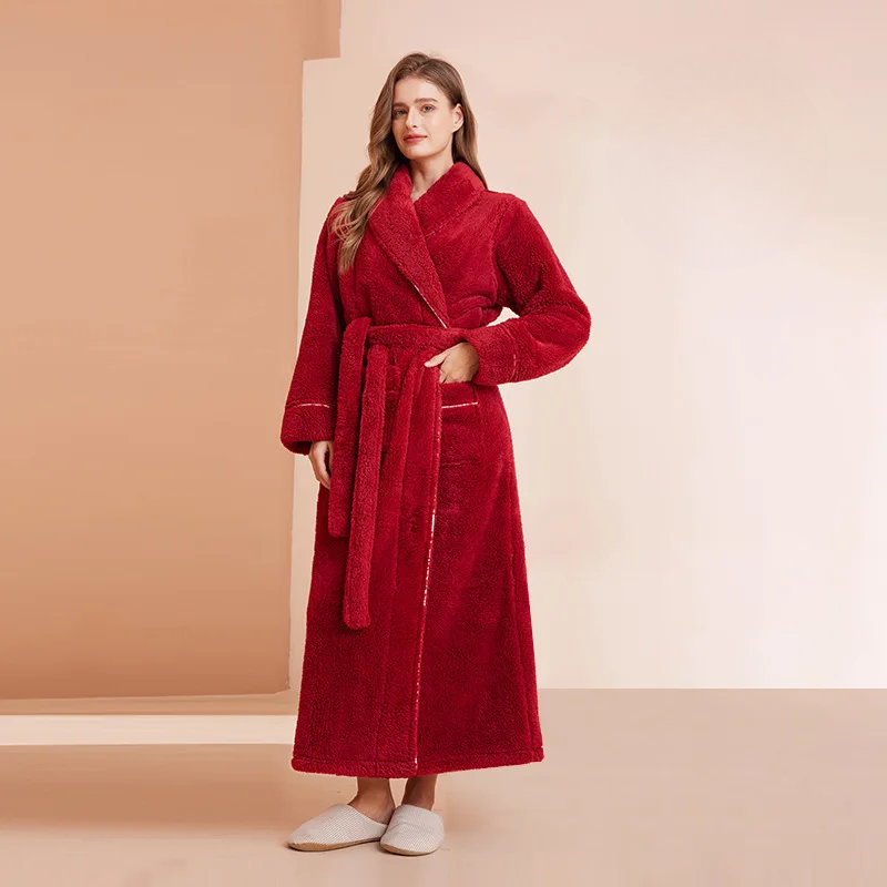 "Luxe badjas met ceintuur, comfortabele pasvorm, klassieke omslagkraag en lange mouwen, voor stijlvol loungeplezier."