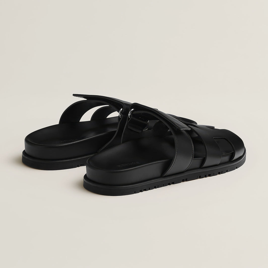"Luxe dames sandalen met minimalistisch ontwerp en chic design, gemaakt van hoogwaardige materialen voor comfort en stijl."