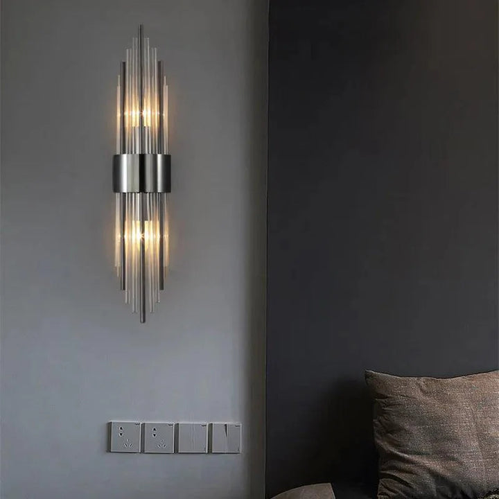 "Luxe gouden kristallen LED wandlamp, met elegante sprankeling en verfijnde uitstraling voor elke ruimte."