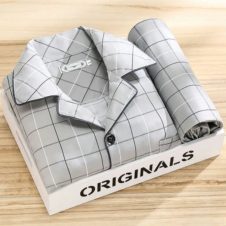 "Luxe heren pyjama set, ademend, comfortabel; klassiek overhemd met knoopsluiting en broek; ideaal voor stijlvolle mannen."