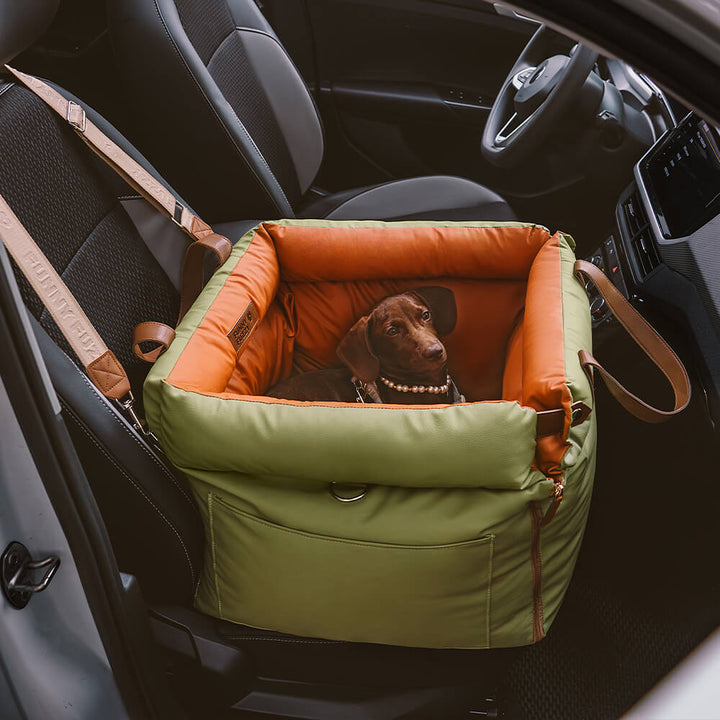 Luxe hondenautostoel met pluche voering en geïntegreerde veiligheidsriem, stijlvol en veilig voor elke autoreis.